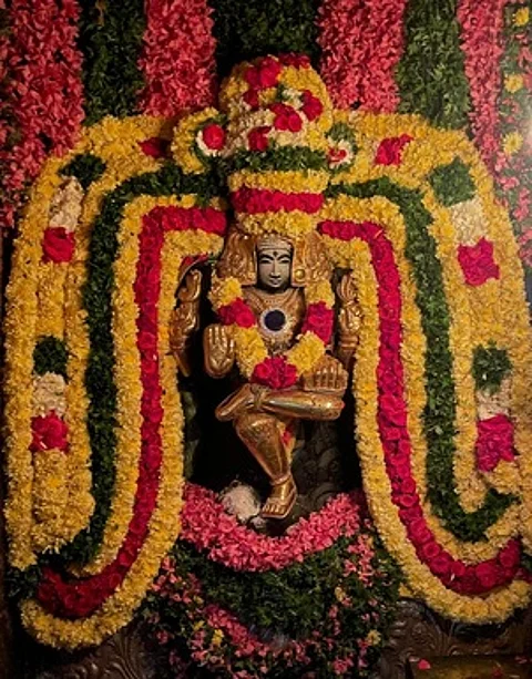 தங்ககவச அலங்காரத்தில் குருபகவான்.
