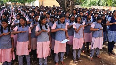 அரசுப் பள்ளிகளில்
மாணவா் சோ்க்கை இன்று தொடக்கம்