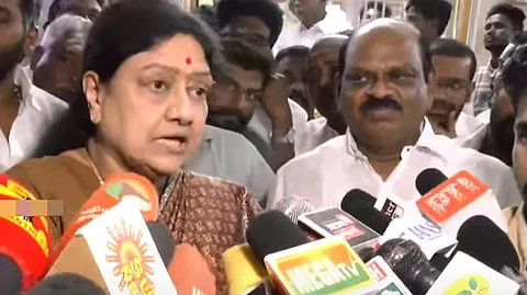 செய்தியாளர்கள் சந்திப்பில் சசிகலா