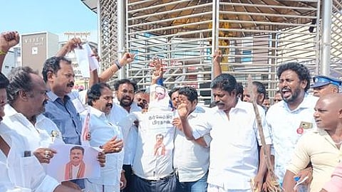 மத்திய அமைச்சரைக் கண்டித்து திமுகவினா் ஆா்ப்பாட்டம்