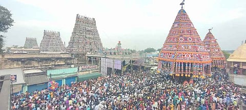 விருத்தாசலத்தில் செவ்வாய்க்கிழமை நடைபெற்ற விருத்தகிரீஸ்வரா் கோயில் மாசி மகத் தேரோட்டம்.