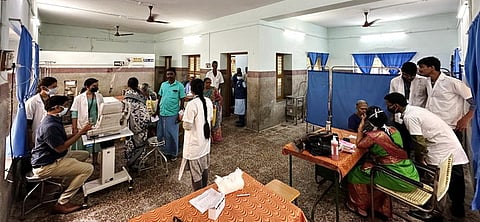 முகாமில் நடைபெற்ற கண் பரிசோதனை.