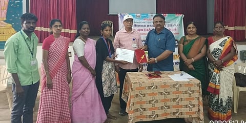 என்கே-11-காலேஜ்