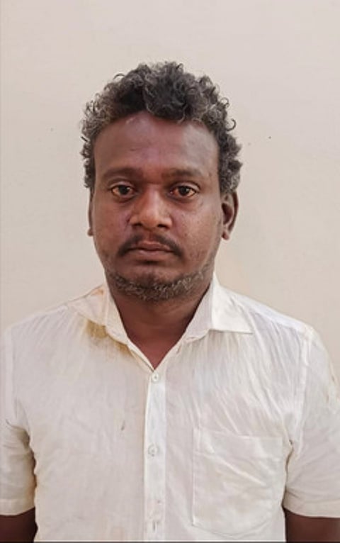 ஊராட்சிமன்ற அலுவலகத்தை
சேதப்படுத்தியவா் கைது