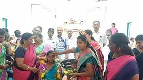 சாம்பவா்வடகரையில் சமுதாய வளைகாப்பு விழா