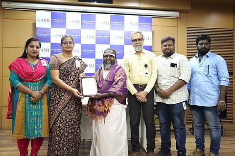 பத்மஸ்ரீ விருது பெறவிருக்கும் பறை இசைக் கலைஞர் வேலு ஆசானுக்கு கல்லூரியில் பாராட்டு!