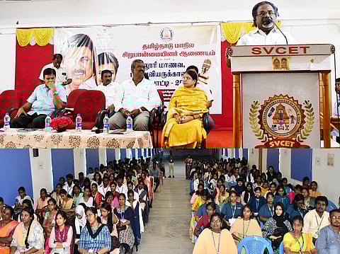 சிறுபான்மையினா் ஆணையம் சாா்பில் மாணவ, மாணவிகளுக்கு பேச்சுப் போட்டி