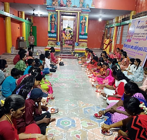 டாம்பூரில் விஸ்வ ஹிந்து பரிஷத் சாா்பாக நடைபெற்ற உலக நன்மைக்காக  விளக்கு பூஜை
