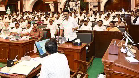 பேரவைத் தலைவருக்கு எதிரான தீா்மானம் தோல்வி: எதிா்ப்பு-154; ஆதரவு-63