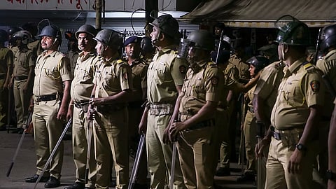 நாக்பூரில் கலவரம் நடந்த இடத்தில் குவிக்கப்பட்டுள்ள காவல் துறையினர்