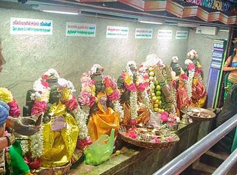 தம்மம்பட்டி சிவன்கோவிலில் சப்தகன்னியா்.