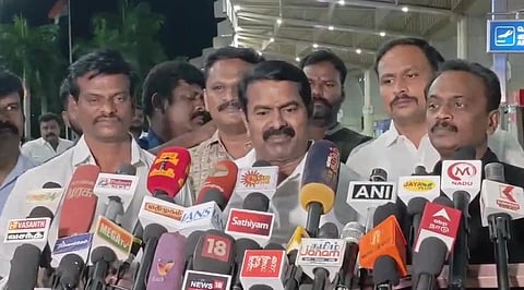 செய்தியாளர்களுக்கு பேட்டியளிக்கும் சீமான்.