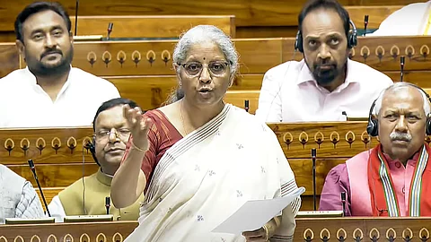 மக்களவையில் நிர்மலா சீதாராமன்