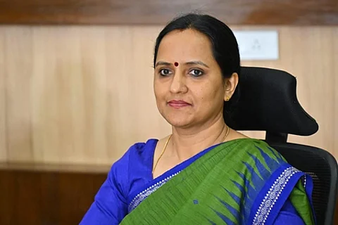 சுஜாதா விருப்ப ஓய்வு