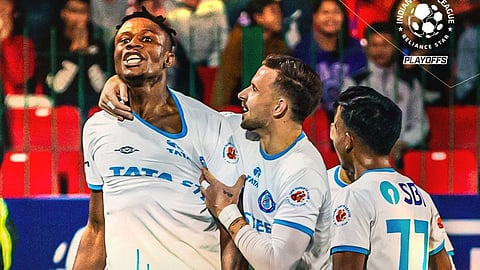 ஐஎஸ்எல்: அரையிறுதிக்கு முன்னேறியது ஜாம்ஷெட்பூா்!