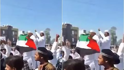 பாலஸ்தீன கொடியை ஏந்தி முழக்கம் எழுப்பும் இஸ்லாமியர்கள்
