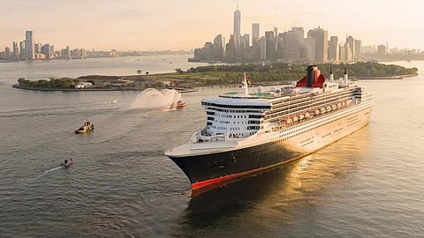 குனார்ட் லைன்ஸின் குயின் மேரி 2 சொகுசு கப்பல்...