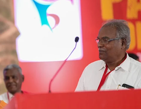 மாா்க்சிஸ்ட் கம்யூனிஸ்ட் கட்சியின் 24-ஆவது அகில இந்திய மாநாட்டில் பேசிய மத்தியக்குழு உறுப்பினா் கே.பாலகிருஷ்ணன்