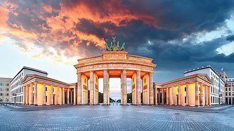 எட்டு திக்கும்..!