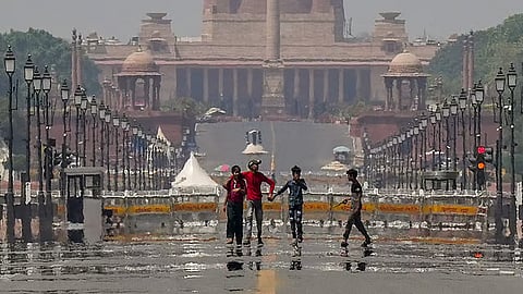 தில்லியில் அடுத்த 2 நாள்களுக்கு வெப்ப அலைக்கு வாய்ப்பு: வானிலை ஆய்வு மையம் எச்சரிக்கை