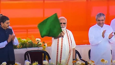 பாம்பன் புதிய பாலம்: பிரதமர் திறந்து வைத்தார்!