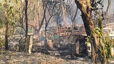 வடக்கு தில்லி போலீஸ் மல்கானாவில் தீ விபத்து; பல வாகனங்கள் சேதம்!