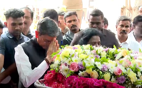 குமரி அனந்தன் உடலுக்கு ஆளுநர் ஆர்.என். ரவி அஞ்சலி