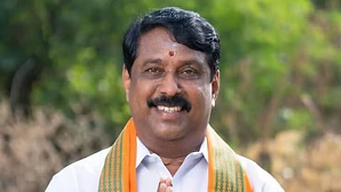 நயினாா் நாகேந்திரன்