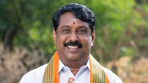 நயினாா் நாகேந்திரன்