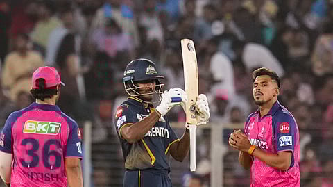 சாய் சுதா்சன், பிரசித் கிருஷ்ணா அசத்தல்: ராஜஸ்தானை வீழ்த்தியது குஜராத்