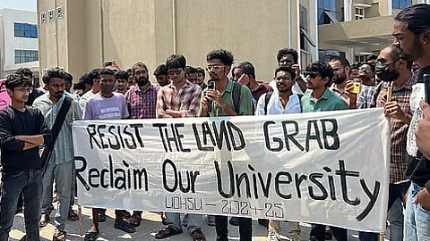 போராட்டத்தில் ஹைதராபாத் பல்கலைக்கழக மாணவர்கள்