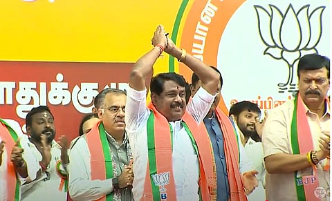 நயினார் நாகேந்திரன்.