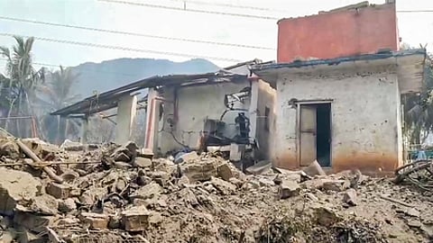 தீ விபத்தில் தரைமட்டமான பட்டாசு உற்பத்தி ஆலை