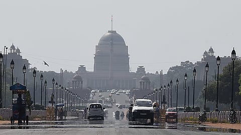 வானிலையில் திடீா் மாற்றம்: தில்லி - என்சிஆா் பகுதிக்கு ஆரஞ்சு எச்சரிக்கை!