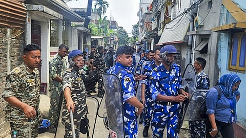 வன்முறையைக் கட்டுப்படுத்த குவிக்கப்பட்ட பாதுகாப்புப் படையினர்