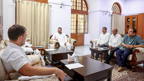 ராகுல் காந்தி, தேஜஸ்வி யாதவ் உள்ளிட்ட தலைவர்கள்