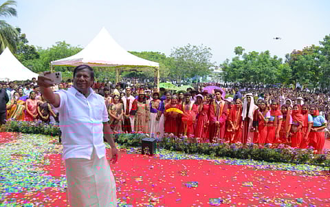 திருச்சி தனலட்சுமி சீனிவாசன் பல்கலைக்கழக கலை விழா அறிவிப்பு நிகழ்வில் பல்கலைக்கழக வேந்தா் அ. சீனிவாசன்.