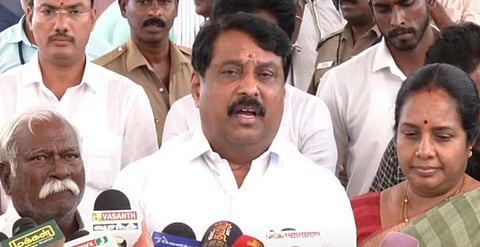 மாநில சுயாட்சி: பேரவையிலிருந்து பாஜக வெளிநடப்பு!