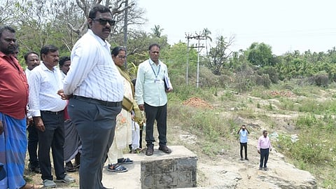 கிருஷ்ணகிரி மாவட்ட ஆட்சியா் ச. தினேஷ் குமாா்.