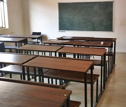 பள்ளிகளுக்கு விடுமுறை