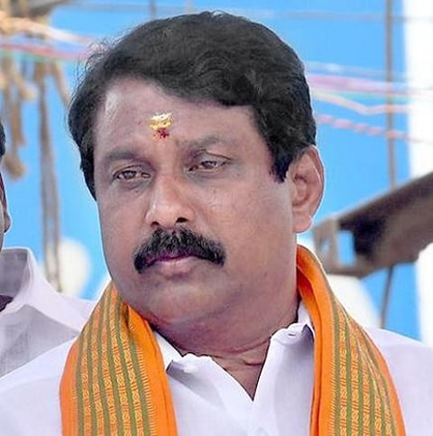 நயினாா்நாகேந்திரன்