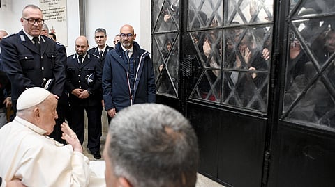 மக்களை சந்தித்த போப் பிரான்சிஸ்