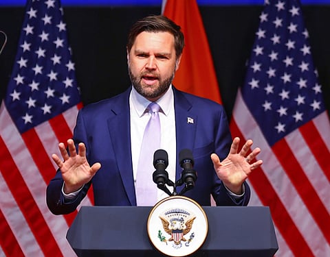 அமெரிக்க துணை அதிபா் ஜே.டி.வான்ஸ்.