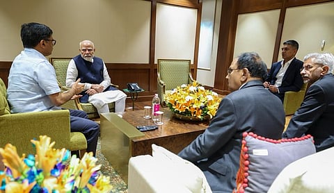 உயர்நிலைக் குழுவுடன் பிரதமர் மோடி ஆலோசனை.