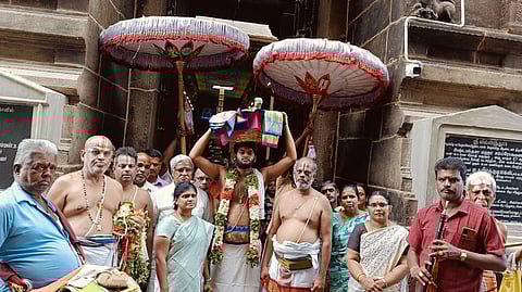 ஸ்ரீவில்லிபுத்தூரிலிருந்து ஆண்டாள் சூடிய பட்டு வஸ்திரம் ஸ்ரீரங்கத்துக்கு அனுப்பிவைப்பு