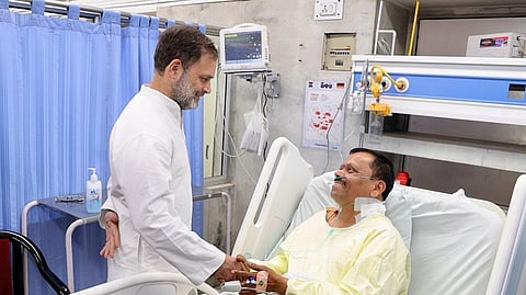 பஹல்காம் பயங்கரவாதத் தாக்குதலில் காயமடைந்தோரை மருத்துவமனையில் சந்தித்து எதிர்க்கட்சித் தலைவர் ராகுல் காந்தி ஆறுதல்..