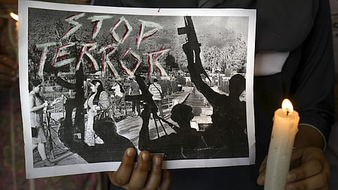 பஹல்காம் பயங்கரவாதிகளுடன் 4 முறை சந்திப்பு: கைது செய்யப்பட்டவா் குறித்து போலீஸாா் தகவல்!