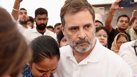 பஹல்காம் தாக்குதலில் பலியானவரின் குடும்பத்தினருடன் ராகுல் காந்தி