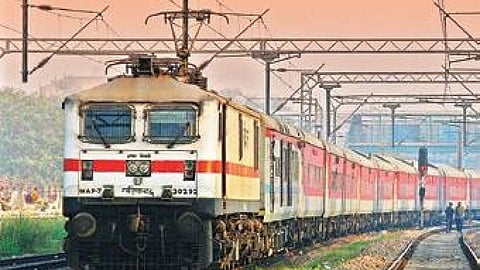 கோவை வழியாக செல்லும் ரயில்கள் மாற்றுப்பாதையில் இயக்கம்