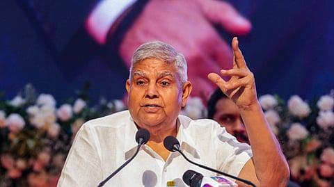 லக்னெளவில் வியாழக்கிழமை நடைபெற்ற நிகழ்ச்சியில் பேசிய குடியரசு துணைத் தலைவா் ஜகதீப் தன்கா்.